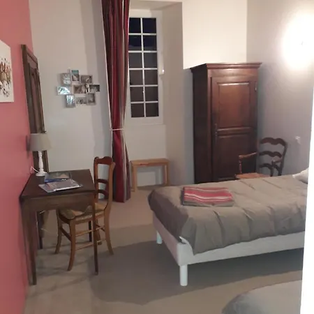 - Ferme De Beauvais Bed & Breakfast Sainte-Mère-Église